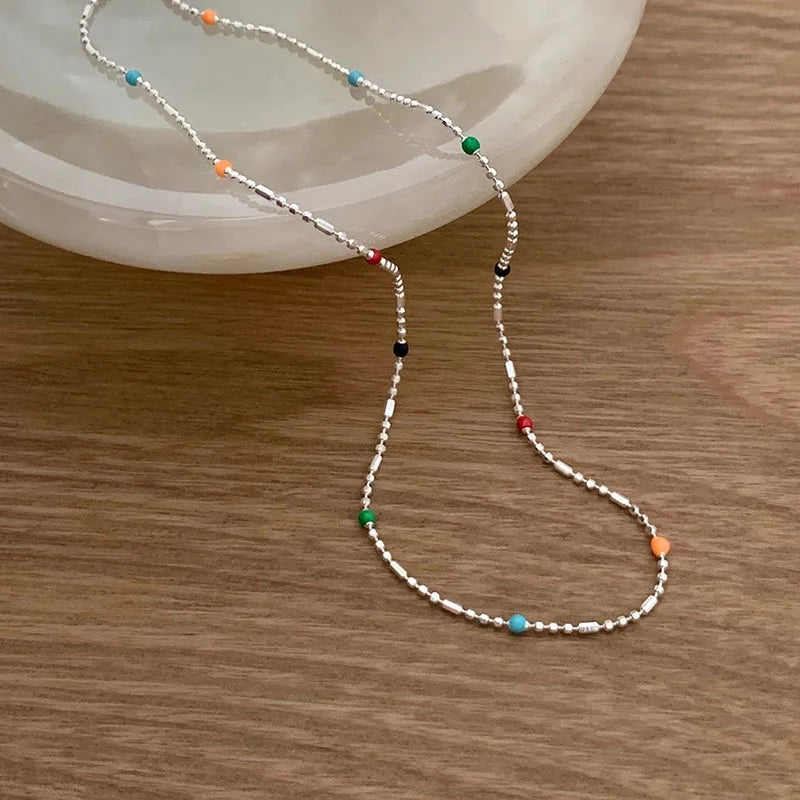 Collar de cuentas multicolor — alegre y original